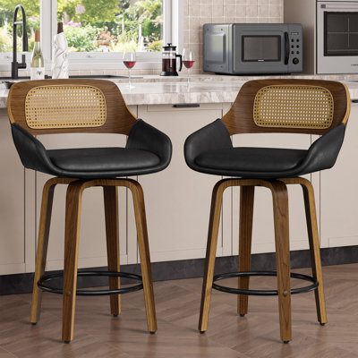 Tabouret de comptoir pivotant 26 po Mid-Century moderne avec dossier en rotin, siège rembourré en similicuir et structure en bois massif (ensemble de 2)