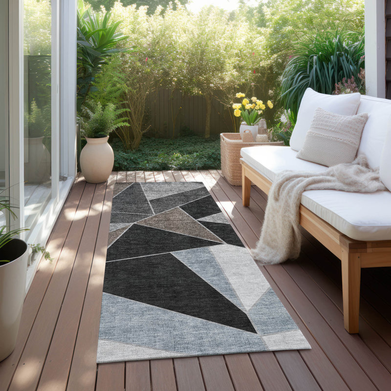 Geometric Indoor / Outdoor Rug, Runner 2'3" x 7'6"