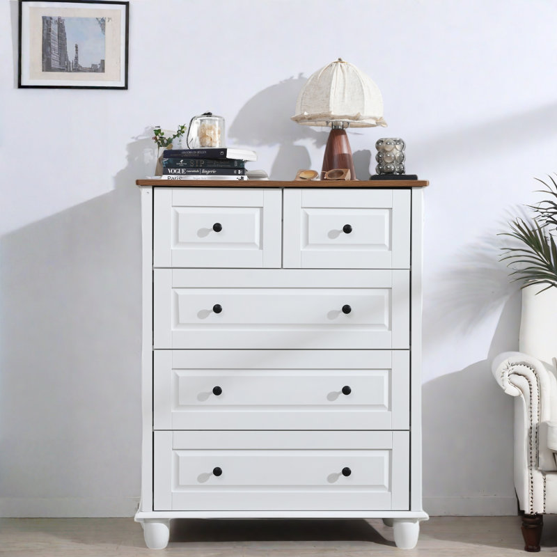 Dresser With 5 Drawers And Metal Handles