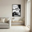 Mon palais privé - Portrait en noir et blanc sur toile tendue (Ensemble de 1)