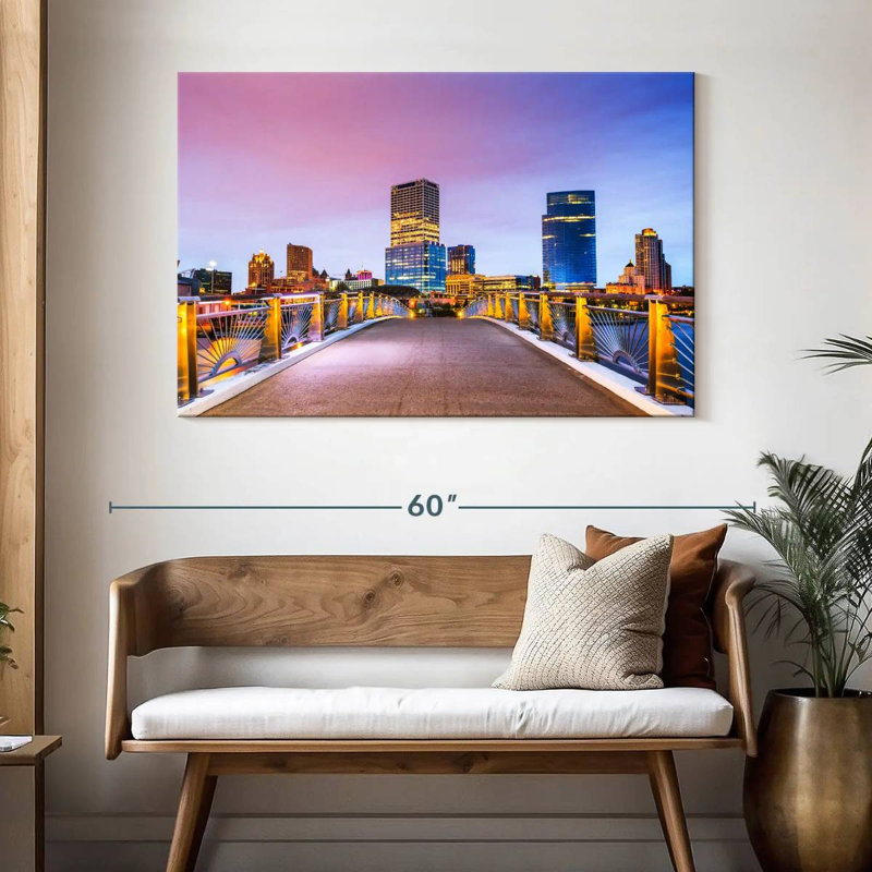 Milwaukee Walkway, 32" H x 48" W