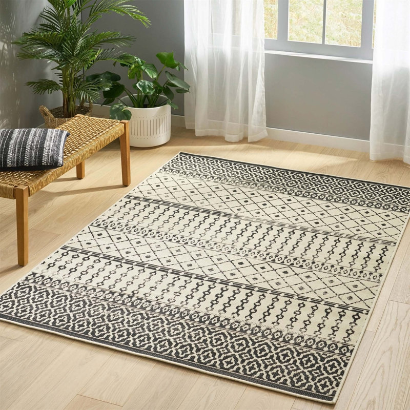 Vaun Rug, Rectangle 5'3" x 7'