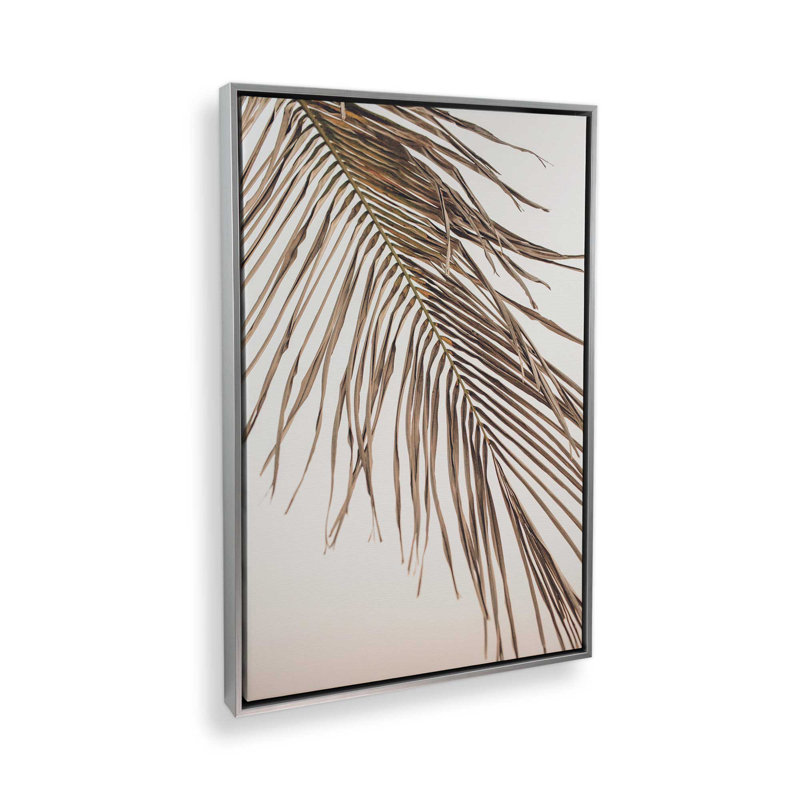 «Palm Leaf Serenity», reproduction sur toile tendue, Cadre flottant en chrome poli, H 36,75 po x l 24,75 po x P 1,75 po
