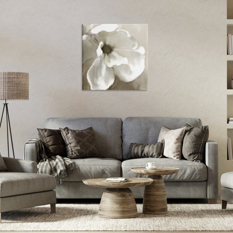 «Blooming Magnolia Petals» par Kim Allen, H 24 po x l 24 po