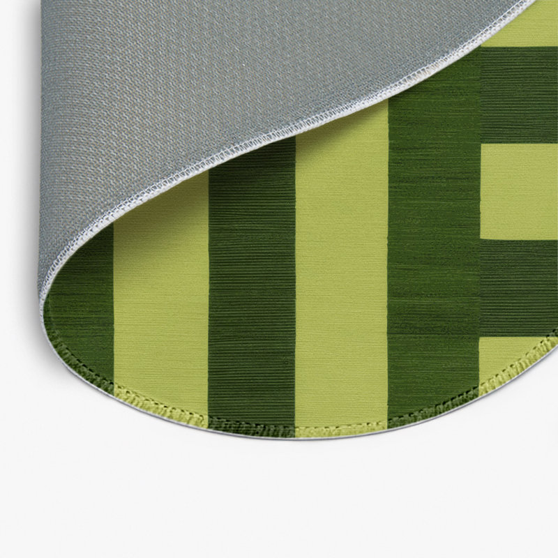Checkered Green Indoor and Outdoor Area Rug, Round 5'