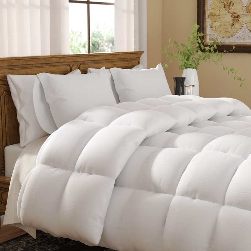 Myerstown Traditional Comforter, Full / Queen, Khaki
