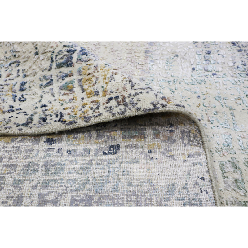 Hand Knotted Area Rug in Ivory And Purple, Rectangle 5' x 8'