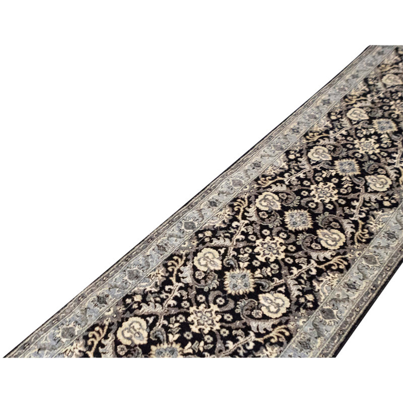 Tapis noir / gris 2 pi 5 po x 10 pi 1 po One-of-a-Kind