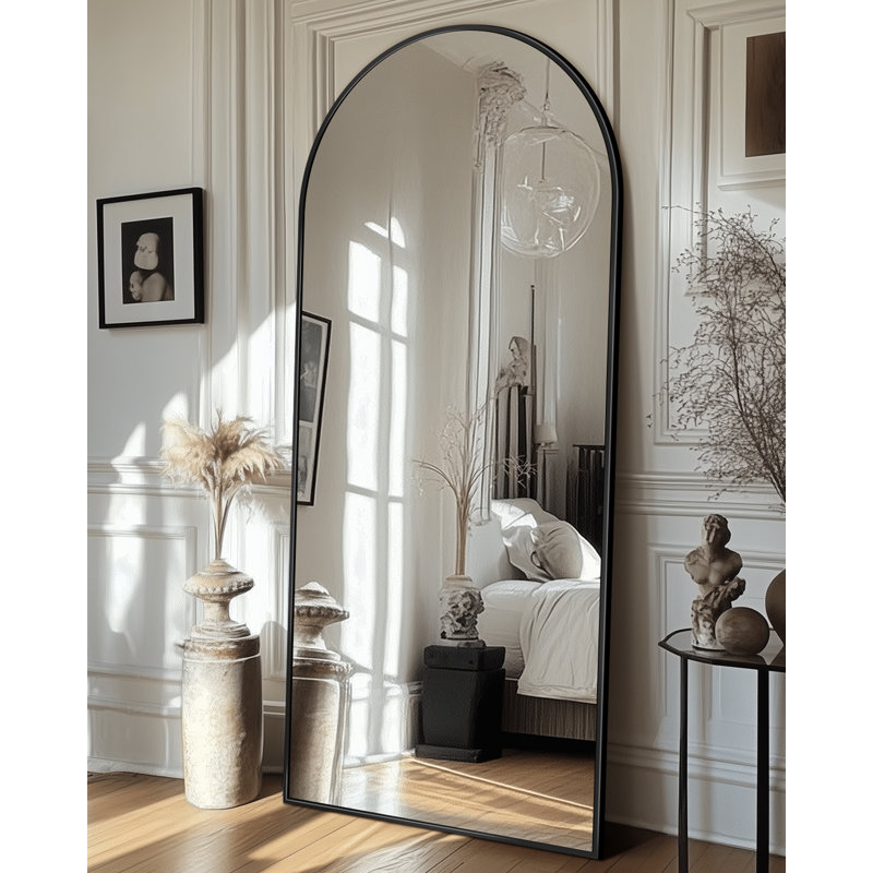 Miroir surdimensionné arqué en métal surdimensionné, 68 po x 26 po, Noir