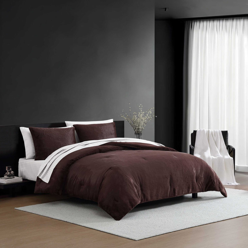 Vera Wang Signature Red Faux Fur Comforter Set, Queen Comforter + 2 Standard Shams