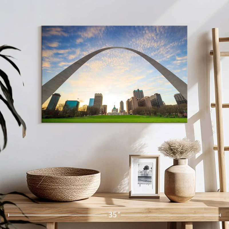 Nicci Under St. Louis Arch, 16" H x 24" W