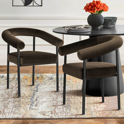 Chaise rembourrée moderne avec accoudoirs courbés