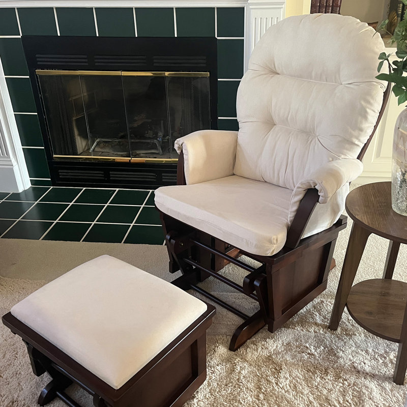 Fauteuil capitonné avec repose-pieds Dyanira, Suède crème