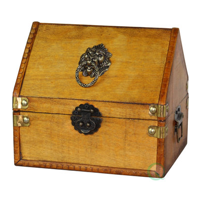 Petite commode de pirate avec anneaux lion