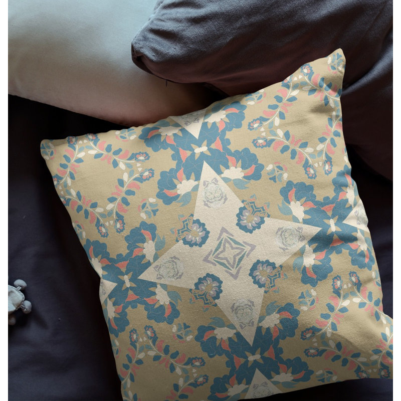 Coussin décoratif 26 po x 26 po Broadcloth Floral, Jaune pâle / floral sarcelle