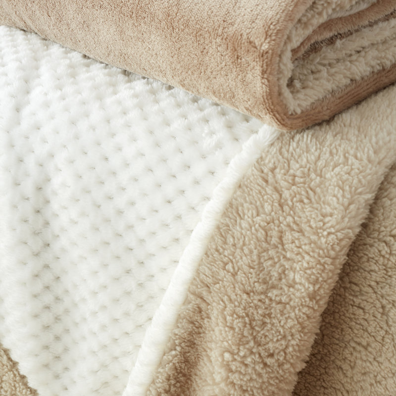 Cosy Larsson Geo Fleece Blanket Throw, Natural