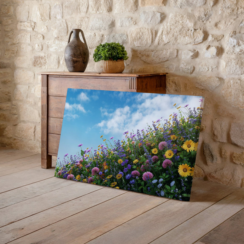 Reproduction d'art sur toile, "Spring a Vibrant Spring Scene", avec un ciel bleu clair parsemé de nuages blancs moelleux encadrés par une multitude d'art