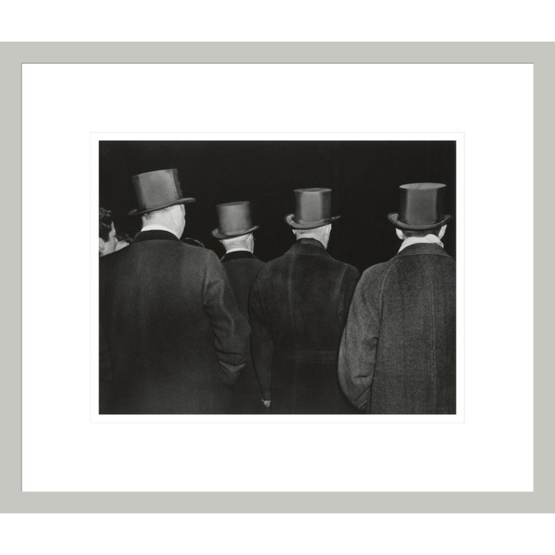 [Ouverture du Metropolitan Opera de New York] par Weegee, impression giclée encadrée, 13.75" H x 16.19" W
