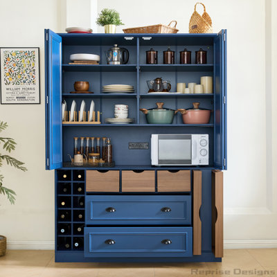 Grand garde-manger Farmhouse 71 po H, L 53,2 po x l 17,7 po Armoire de rangement de salle à manger avec 4 portes pliables, prise de courant, tablettes, supports à vin et plateaux de service, bleu