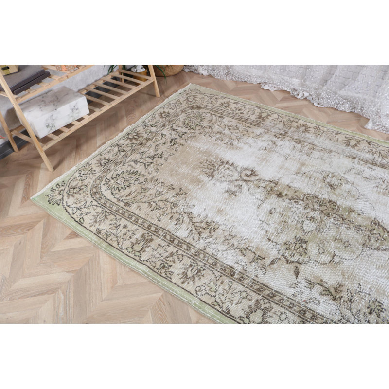 Tapis turc beige tissé à la main présentant une authenticité rétro idéale pour les grands espaces de vie