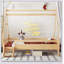 Lit plateforme House avec escalier, structure en bois massif, profil bas et conception amusante pour les chambres d'enfants-129431825