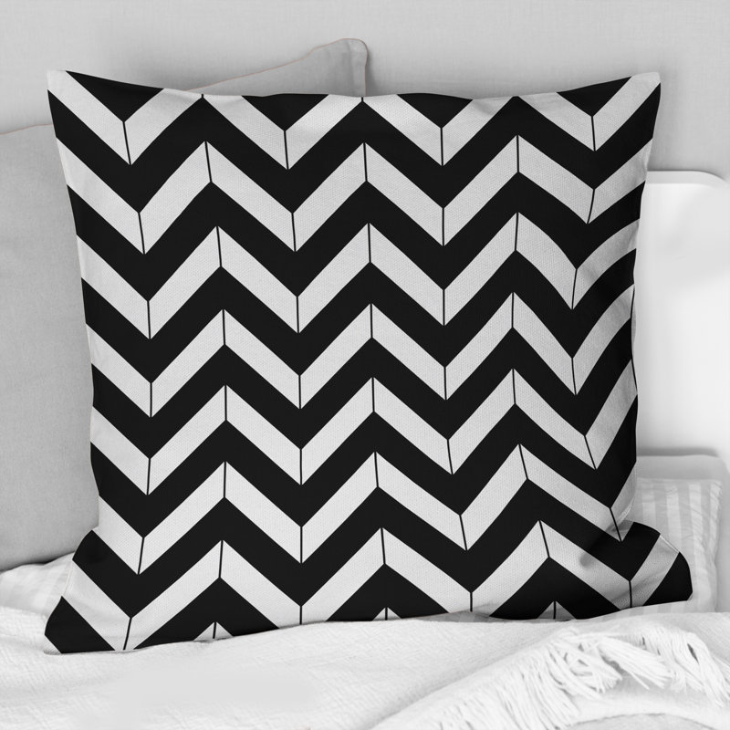 Motif traditionnel noir à chevrons - Coussin traditionnel, H 16 po x l 16 po