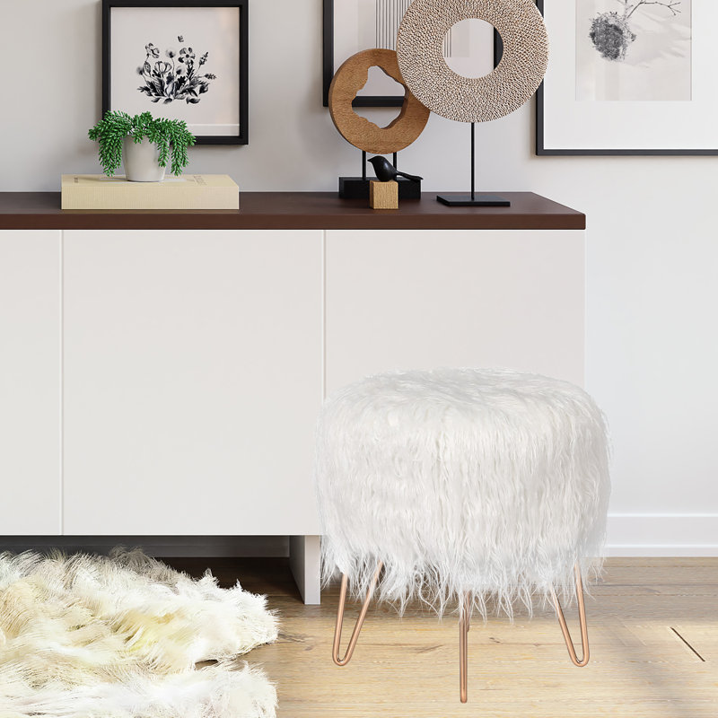 Repose-pieds en fausse fourrure, Blanc