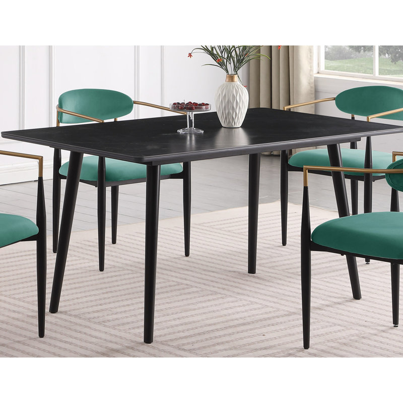 Salle à manger ultra-moderne de 5 pièces: chaises rembourrées en tissu et table en pierre frittée noire, table sophistiquée pour les pièces modernes