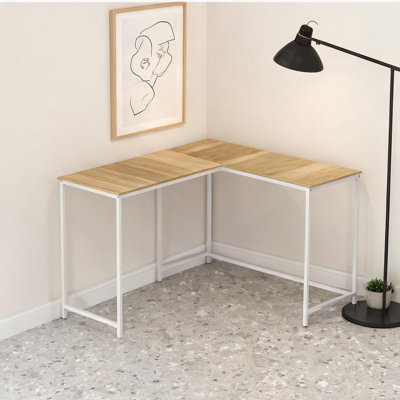 Bureau d'ordinateur en L de 58 pouces, plateau en stratifié naturel, base en métal blanc, bureau de coin moderne