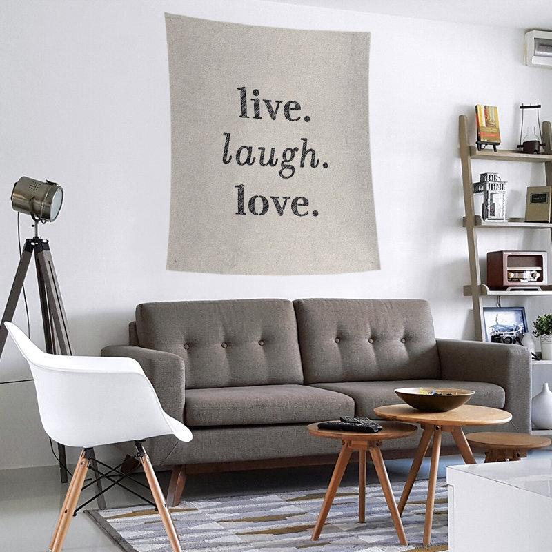 Tapisserie en polyester de rires d’amour en temps réel en polyester, H 27,5 po x l 37,5 po, Blanc / Noir