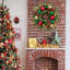 Couronne de Noël élégante de 16 pouces avec ornements rouges, verts et dorés, décoration de vacances d'hiver pré-éclairée, intérieur / extérieur
