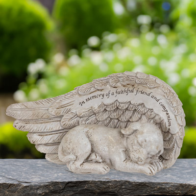 Statue de jardin d'un ange endormi