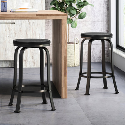 Tabouret de comptoir 2 - thème industriel moderne, noir, métal et bois, siège d'une hauteur de 24,95 po, fonction pivotante, simili bois avec placage de frêne de 2 tabourets,