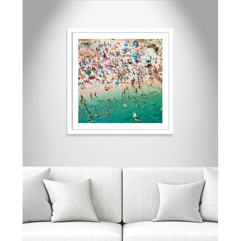 «Weekend at the Beach» par Adria, reproduction de photo encadrée