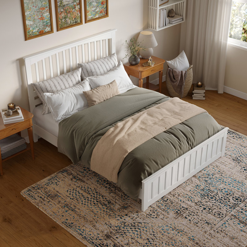 Lit plateforme en bois massif avec pied de lit assorti Aritra, Blanc, Grand