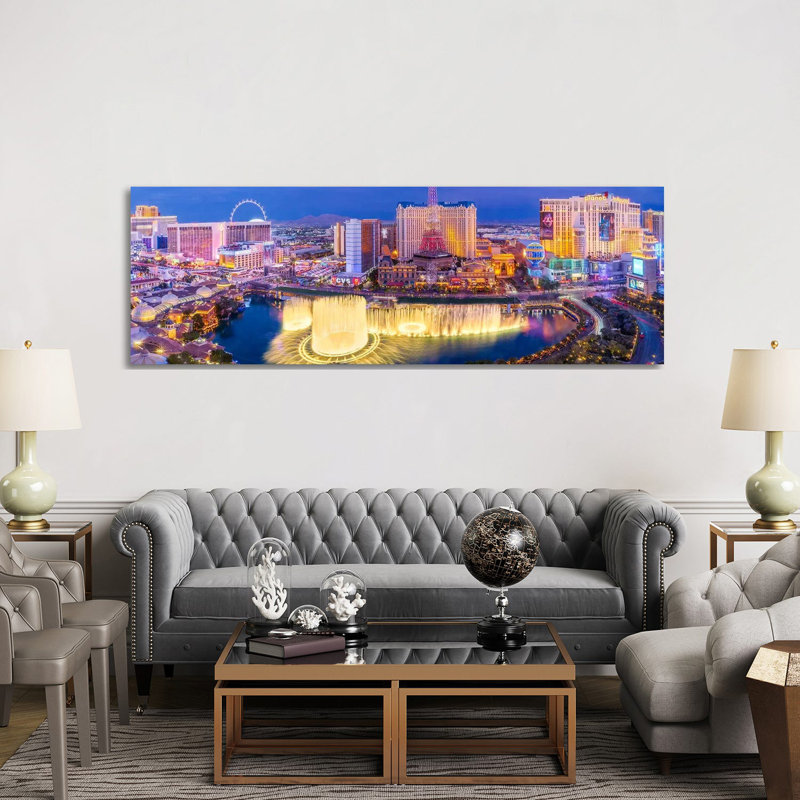 Las Vegas Night Panoramic - impression d'art mural, H 12 po x l 36 po, Toile tendue, Ne s’applique pas