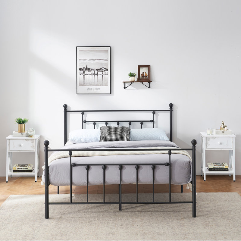 Ensemble de chambre à coucher 3 pièces Kempst, cadre de lit plateforme pleine grandeur et ensemble de 2 tables de chevet blanches, ensemble de mobilier de chambre à coucher simple en métal moderne, support de lattes robuste, rangement sous le lit, aucun sommier nécessaire, silencieux (ensemble de 3)