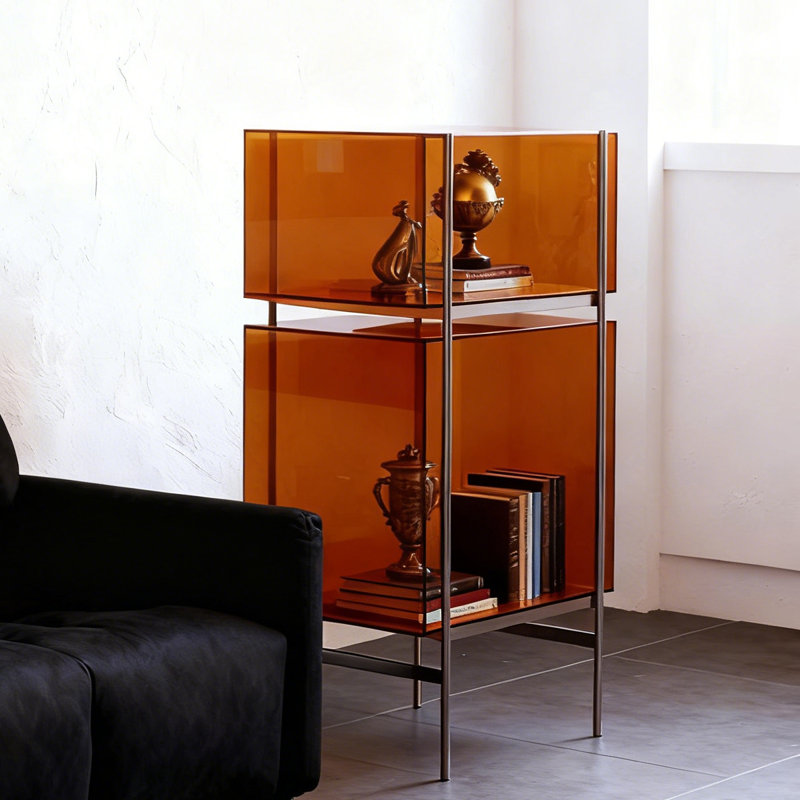 Acrylique ambré + vitrines en acier inoxydable, Ambre