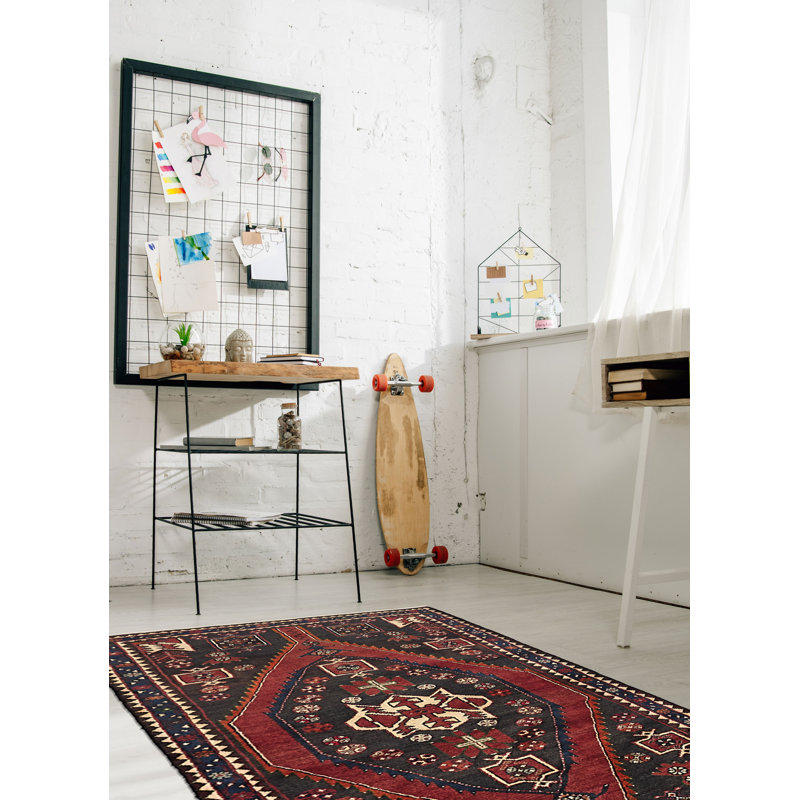 Tapis rouge Anadol 3 pi 3 po x 5 pi 11 po