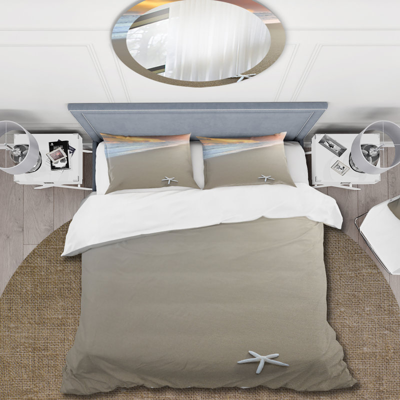 Starfish On A Beach - Nautical & Coastal Duvet Cover Set - Microfiber Polyester, Queen Duvet Cover + 2 Standard Shams