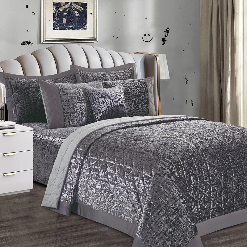 Polyester Bedspread with Pillow Shams, Grey, Super King Quilt + 2 Standard Shams