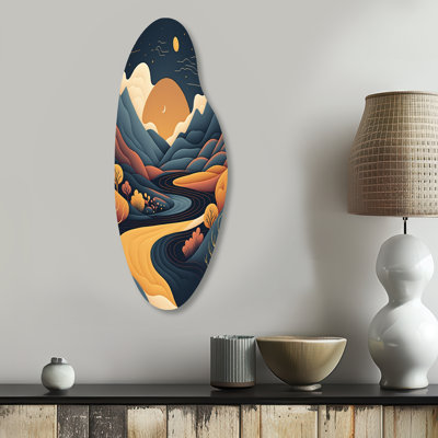 Art graphique mural asymétrique en forme de lune orange dans Blue River Mountains