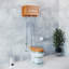 Toilette à cuve allongée de style victorien en chêne clair avec cuve allongée, chasse d'eau par gravité de 1,6 GPF, réservoir mural à hauteur réglable avec tuyau en L chromé (siège non inclus)