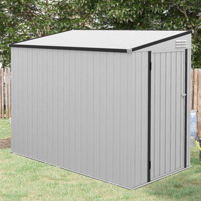 Remise de rangement extérieure en métal de 4 pi x 7,7 pi, remise adossée à une remise, maison de rangement pour outils de jardin avec porte verrouillable et 2 bouches d'aération pour la cour arrière, patio, pelouse, blanc