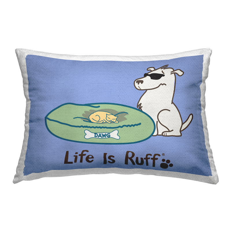 Coussin d'extérieur imprimé chat sur chien par LIR