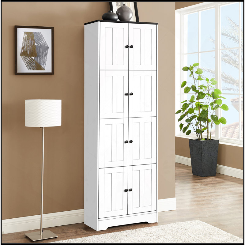 Grande armoire de rangement polyvalente avec de grands compartiments et des portes pour le rangement organisé