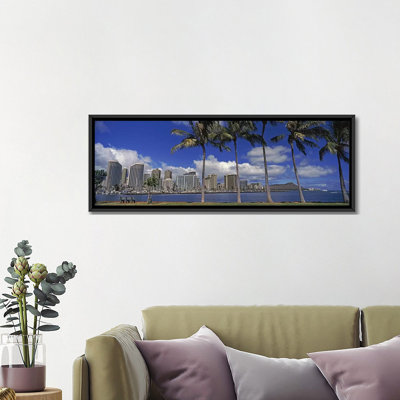 «Panoramic Skyscrapers at the Waterfront, Honolulu, Hawaii, USA 2010» par Panoramic Images - reproduction d'art sur toile tendue
