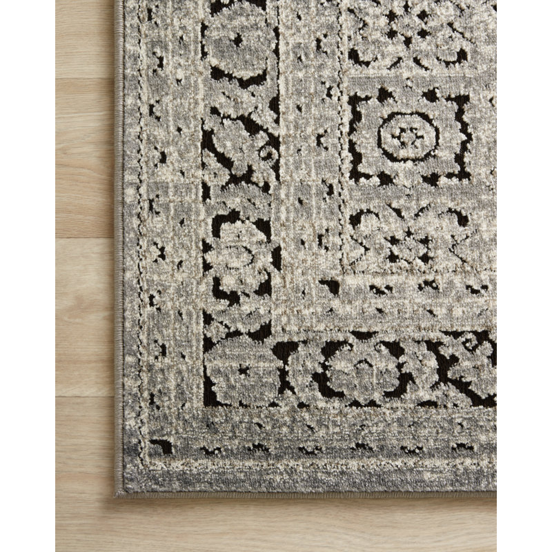 Mahfuze Oriental Indoor Rug, Rectangle 2'7" x 4'