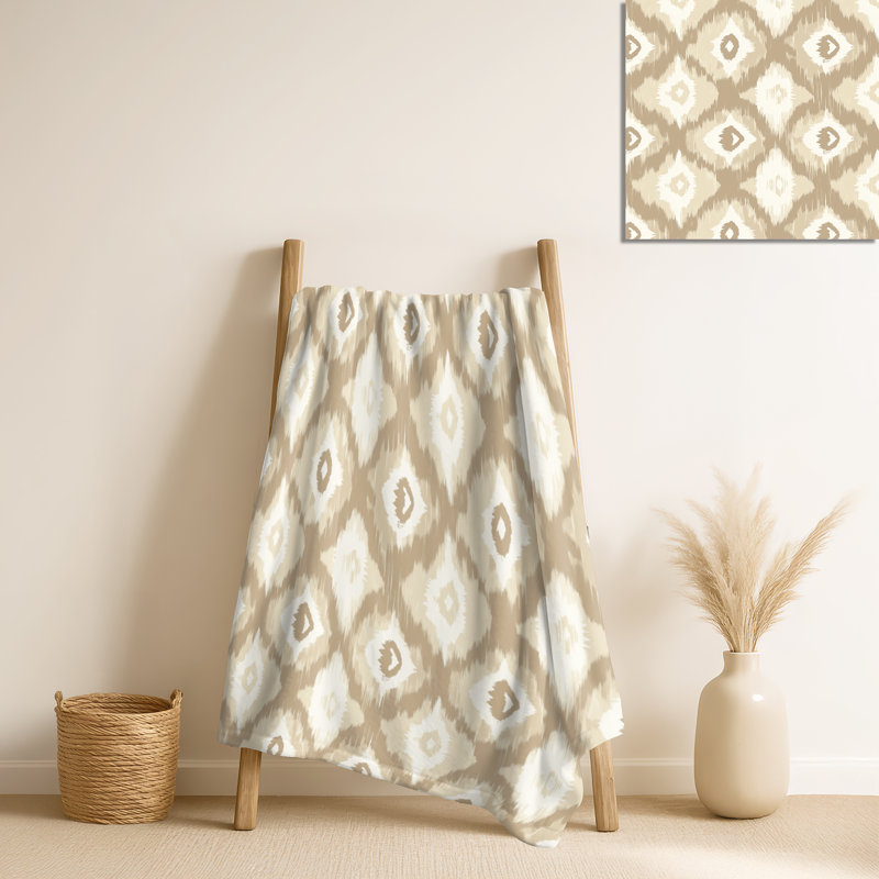 Ikat neutre - couverture en peluche contemporaine beige, jeté en molleton moderne