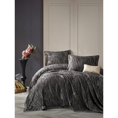 Abstract Coverlet